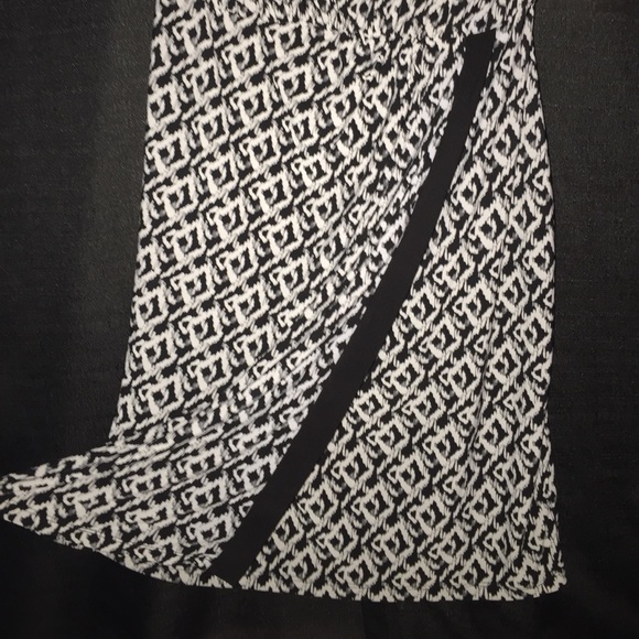 Beautiful Midi Chaps Brand B&W Diamond Dress - Picture 4 of 4